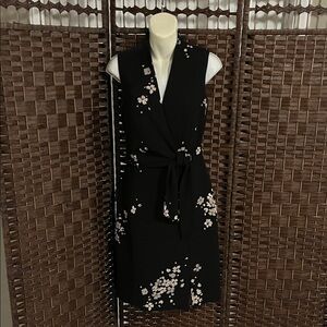 Jones New York Black and Beige Floral Midi Wrap Dress